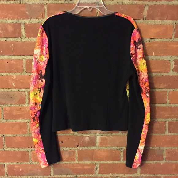 Joseph Ribcoff Top - Picture 3 of 3